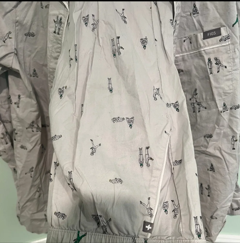 FIGS Pajama Set - Picture 2 of 4
